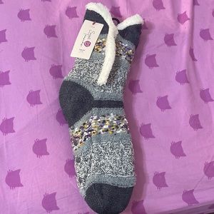 NWT Slipper socks  Shoe size 4-10.